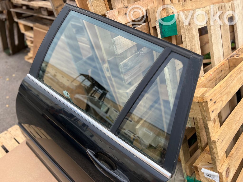 Aizmugurējās durvis