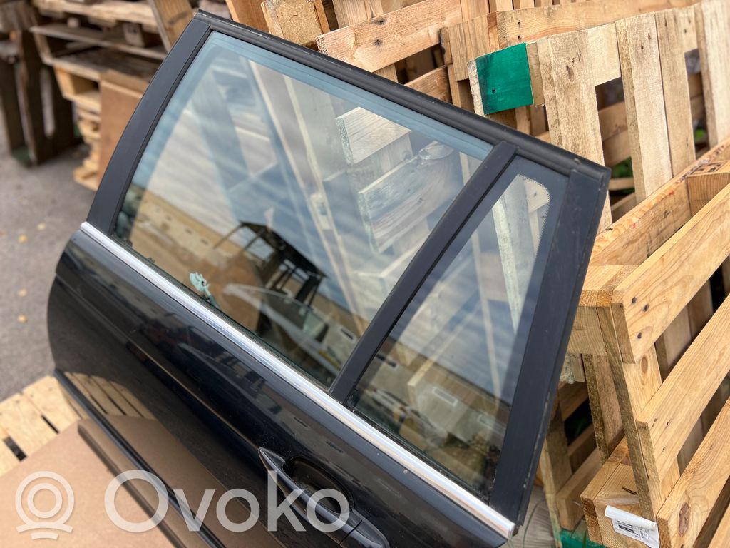 Aizmugurējās durvis