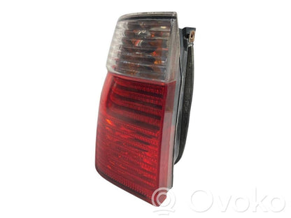 Aizmugurējais lukturis virsbūvē