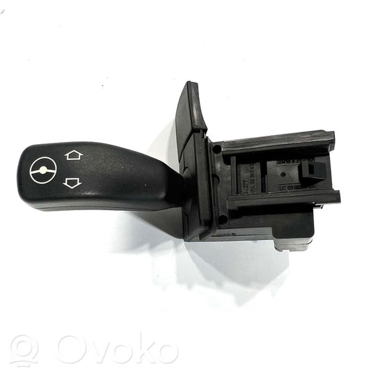 Steering wheel height control switch