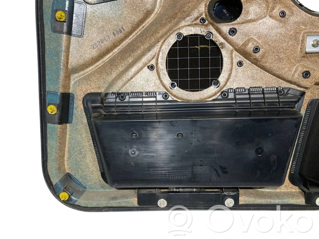 Priekšējo durvju apdare