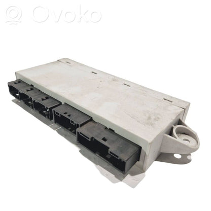 Durvju vadības bloks