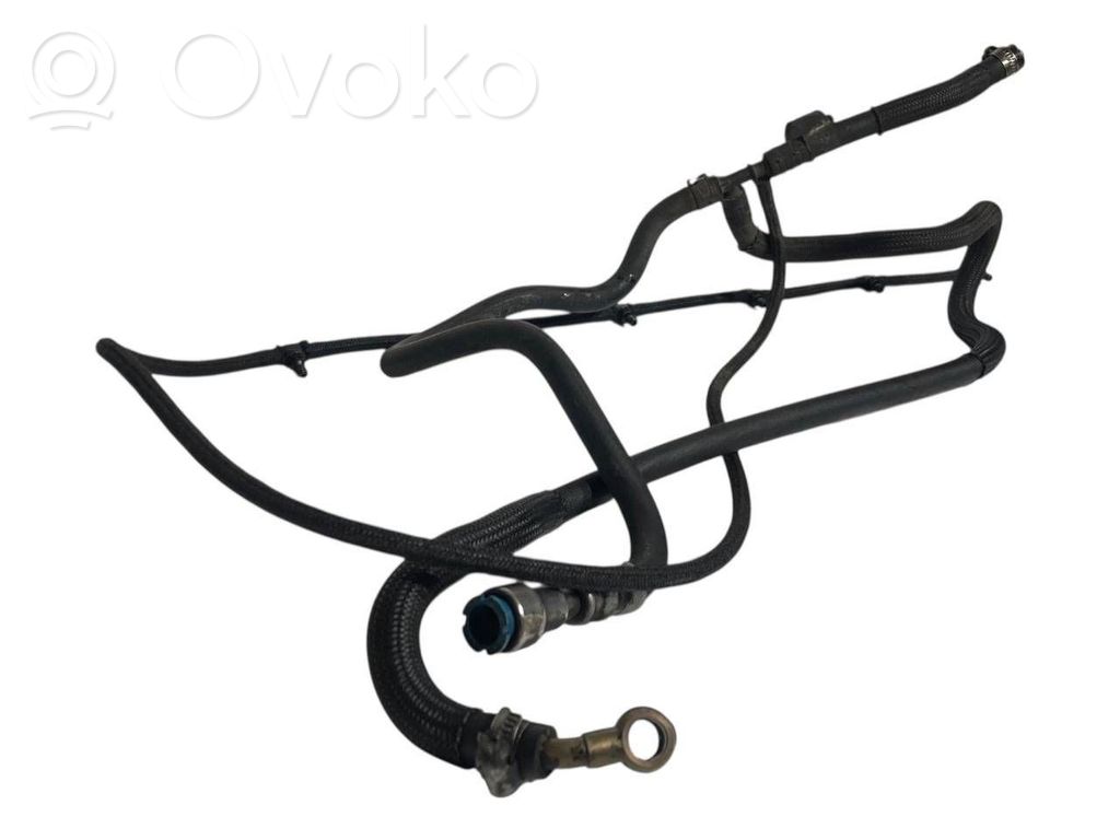 Caurule (-es) / šļūtene (-es)