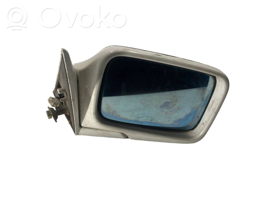 Mirror (electrically controlled)