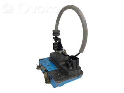 Priekšpusē slēdzene