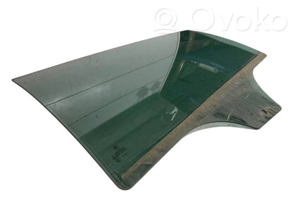 aizmugurējo durvju stikls