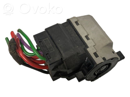 Aizdedzes slēdža kontakti