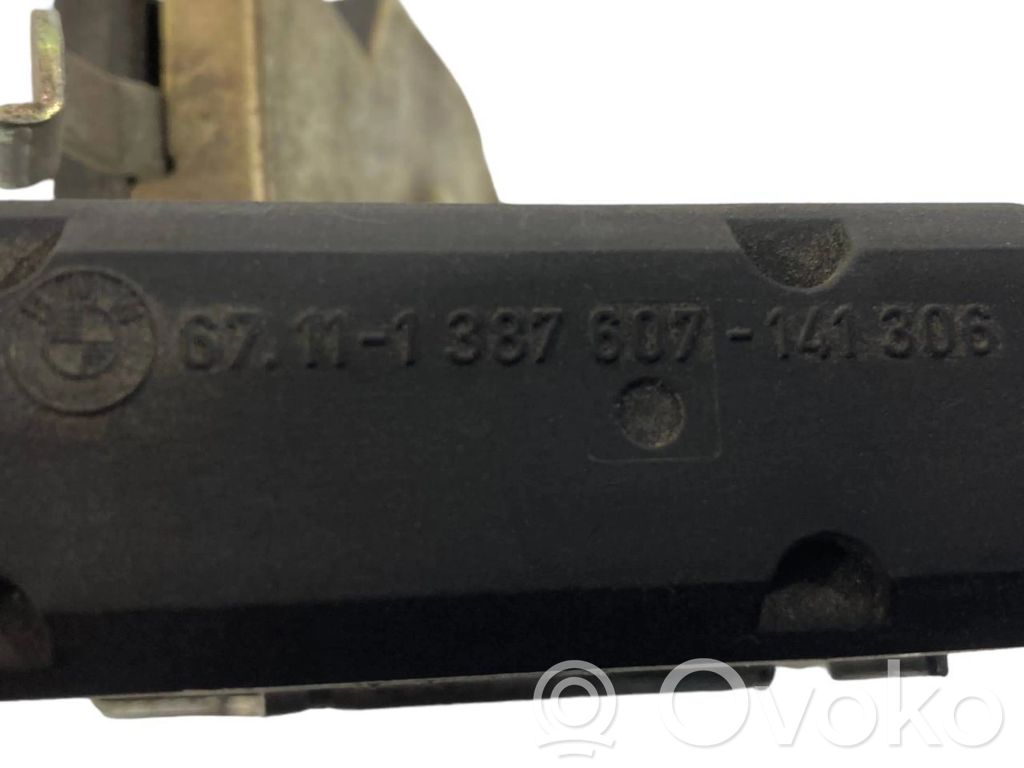 Aizmugurē slēdzene