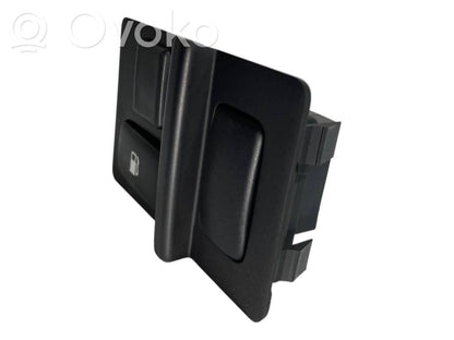 Degvielas tvertnes atvēršanas slēdzis