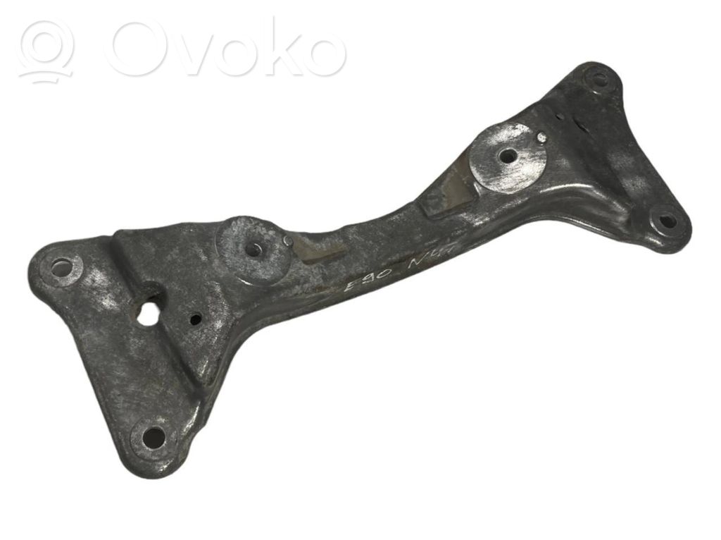 Кронштейн крепления трансмиссии