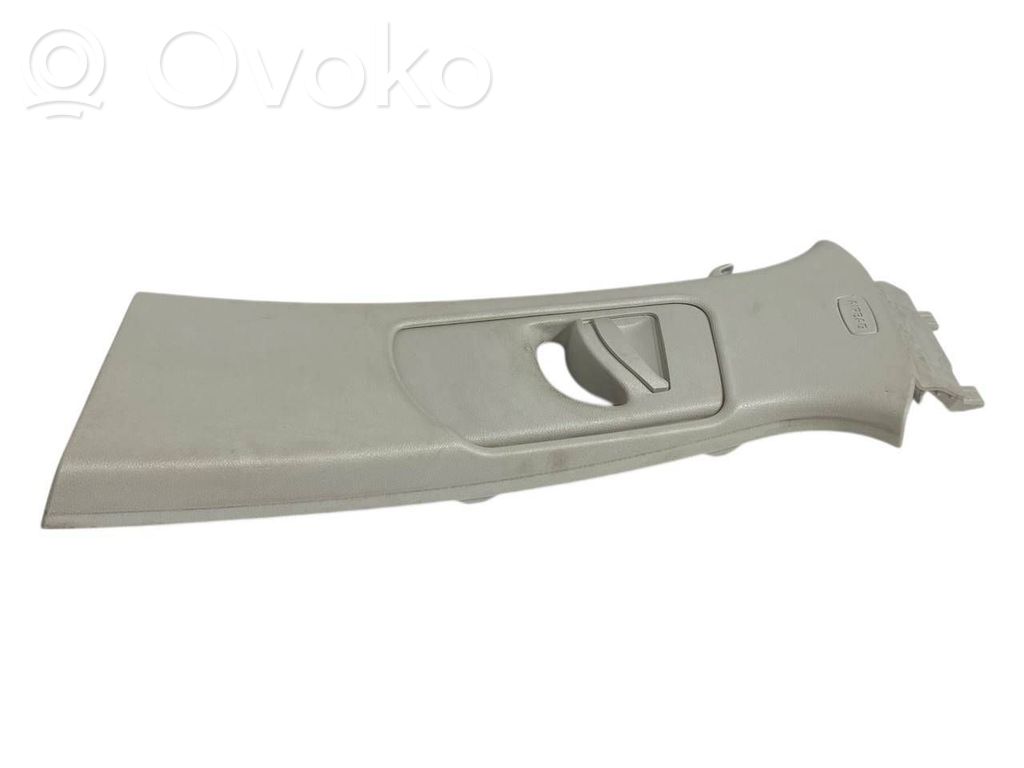 (B) statņa dekoratīvā apdare (augšdaļa)