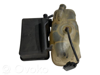 Dzesēšanas šķidruma izplešanās tvertne