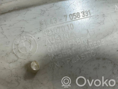 (A) statņa dekoratīvā apdare