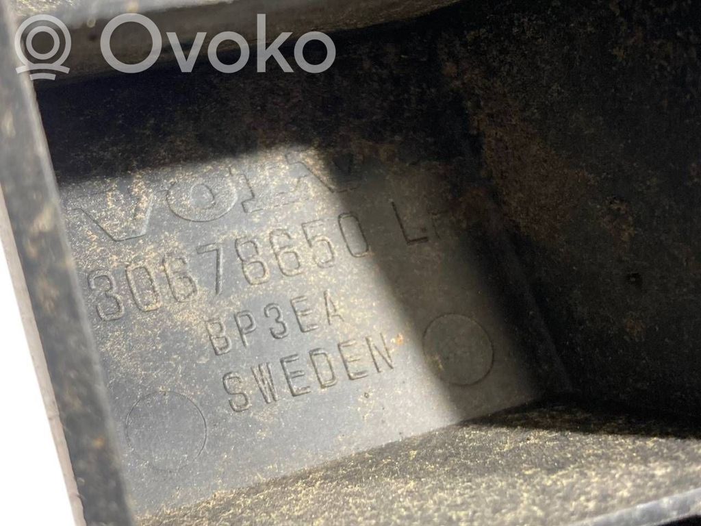 Aizmugurējā bufera montāžas kronšteins