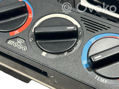 Air conditioning / climate control / interior heating control unit (in the passenger compartment)