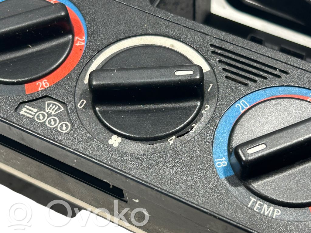 Блок управления кондиционером/климат-контролем/отоплением салона (в салоне)