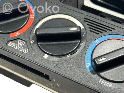 Air conditioning / climate control / interior heating control unit (in the passenger compartment)