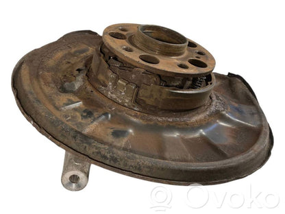 Aizmugurē riteņa rumbas vārpstas šarnīrs (stupica, capfa)