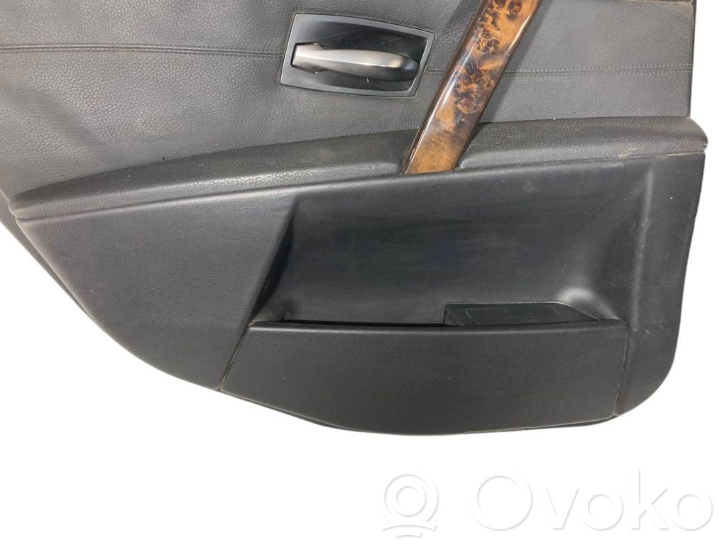 Rear door trim