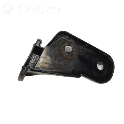 Priekšpusē bampera turētājs