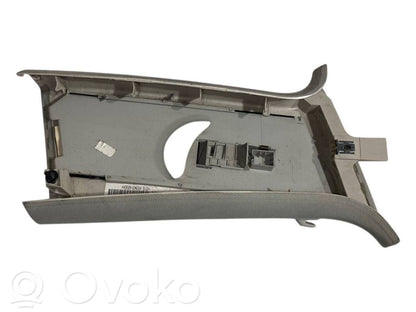 (B) statņa dekoratīvā apdare (augšdaļa)