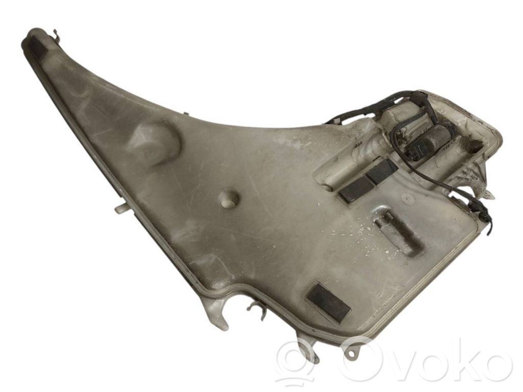 Window fluid tank