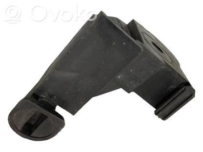 Priekšpusē bampera turētājs