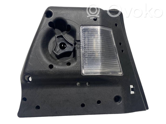 Держатель крышки заднего фонаря