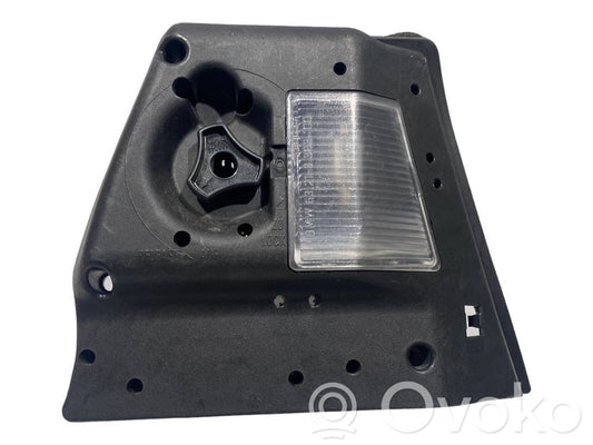 Aizmugures spuldzes vāka turētājs