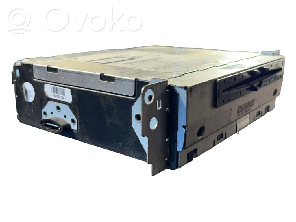 Radio / CD/DVD atskaņotājs / navigācija