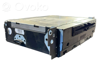 Radio / CD/DVD atskaņotājs / navigācija