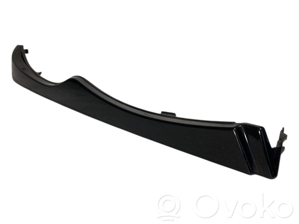 Priekšējā luktura dekoratīvā apdare