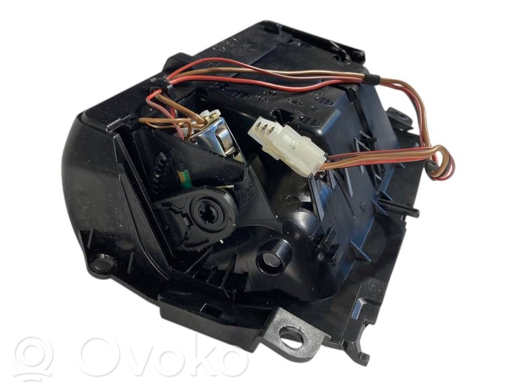 Pelnutrauks (priekšā)