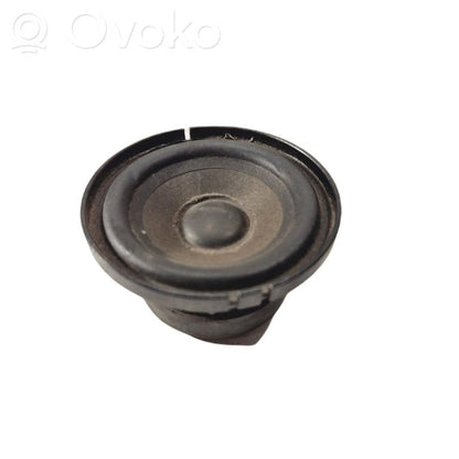 Skaļrunis (-i) priekšējās durvīs