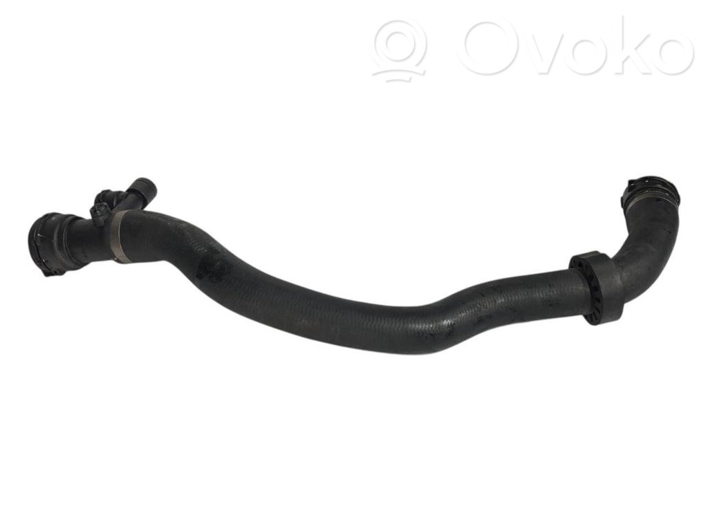 Caurulīte (-es) / šļūtene (-es)