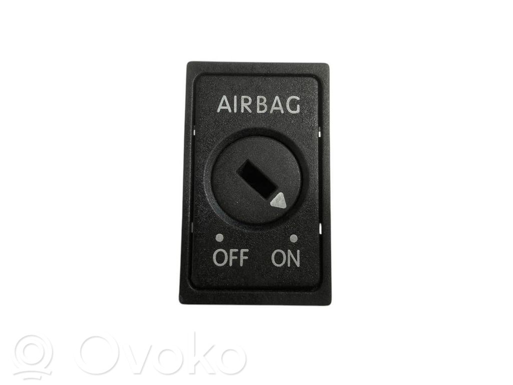 Passenger airbag switch