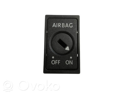 Passenger airbag switch