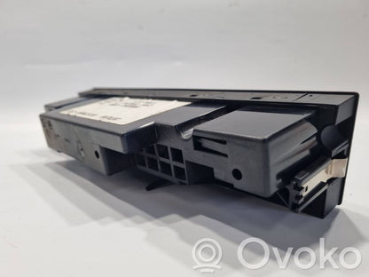 Gaisa kondicioniera / klimata kontroles / salona apsildes vadības bloks (salonā)