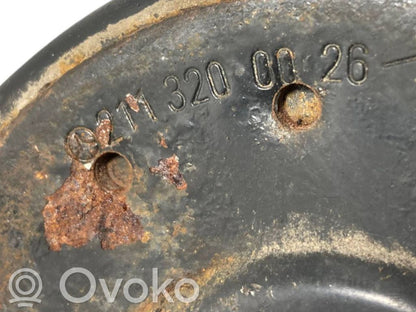 Priekšpusē amortizators ar atsperi