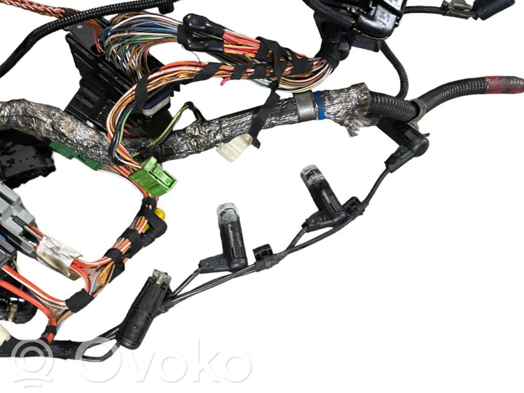 Dzinēja vadu instalācija