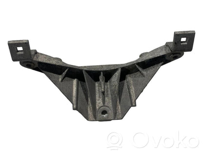 Transmission mounting bracket