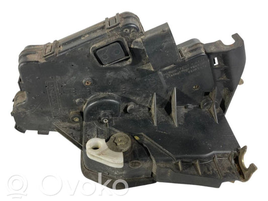 Замок сзади