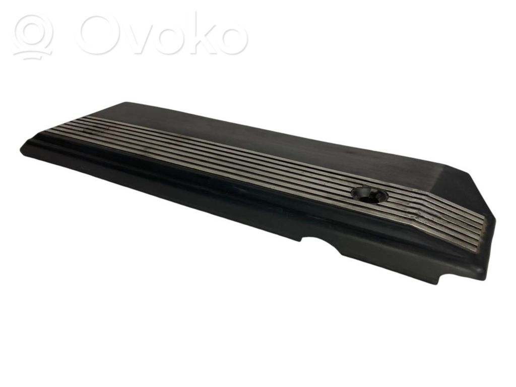 Engine cover (decorative trim)