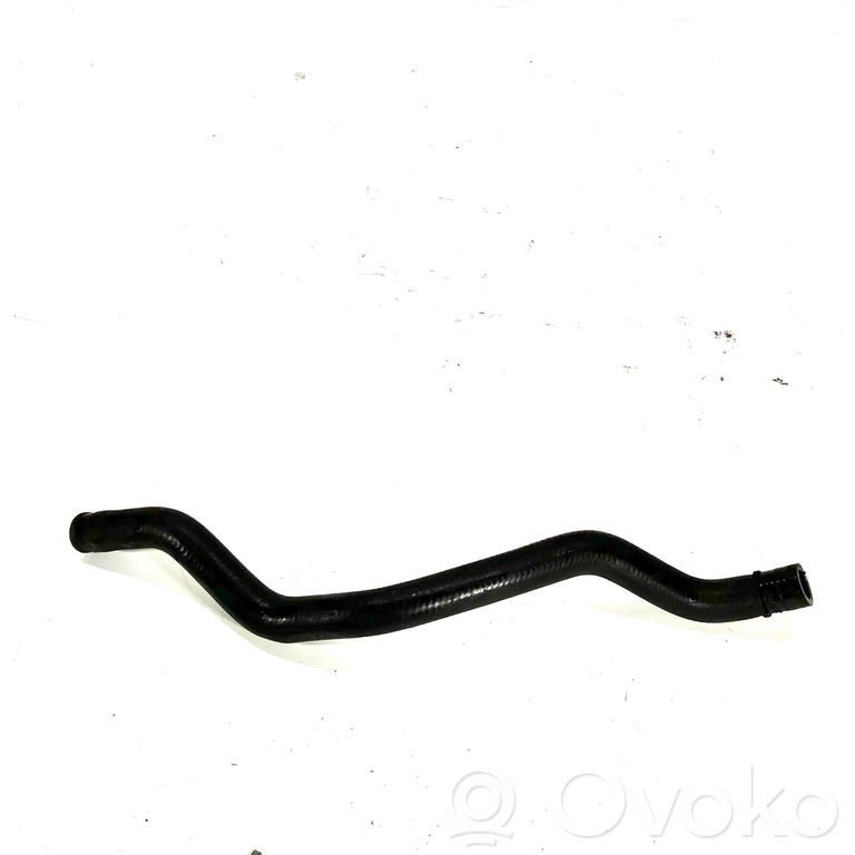 Caurulīte (-es) / šļūtene (-es)