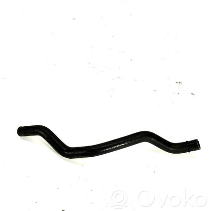 Caurulīte (-es) / šļūtene (-es)