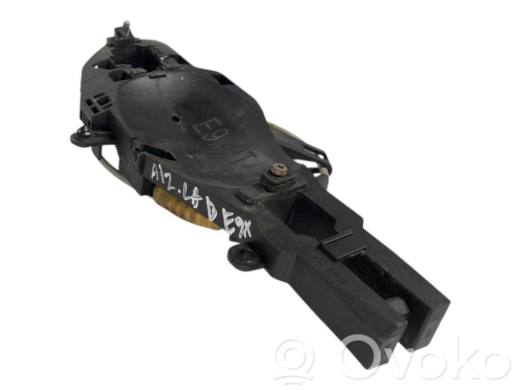 Aizmugurē turētājs / kronšteins ārējam atvēršanas rokturim