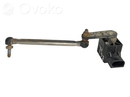 Augstuma sensors (priekšējo lukturu)