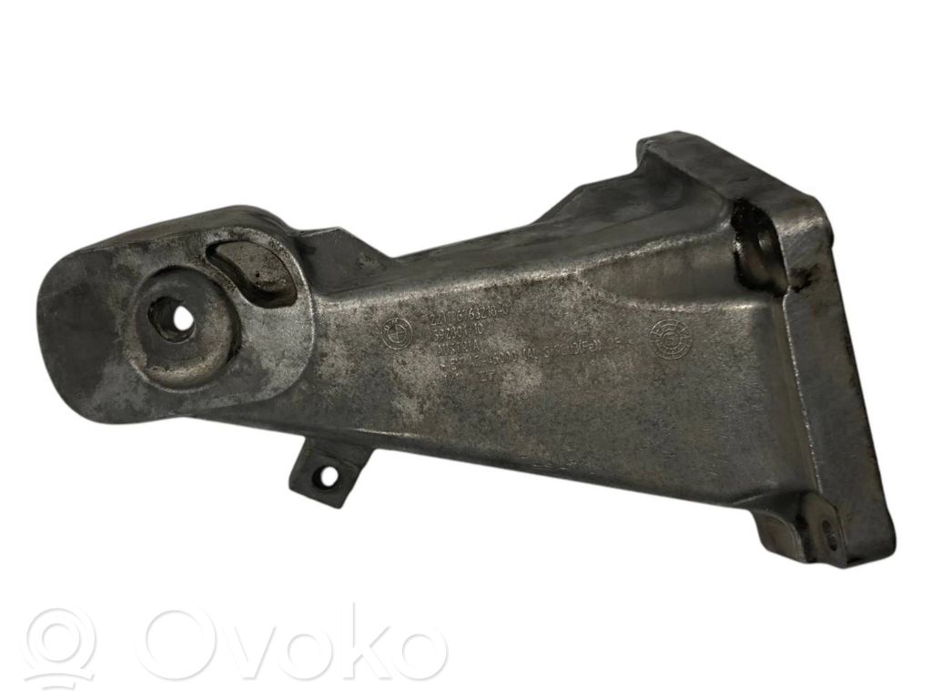 Dzinēja nostiprināšanas stiprinājums-kronšteins