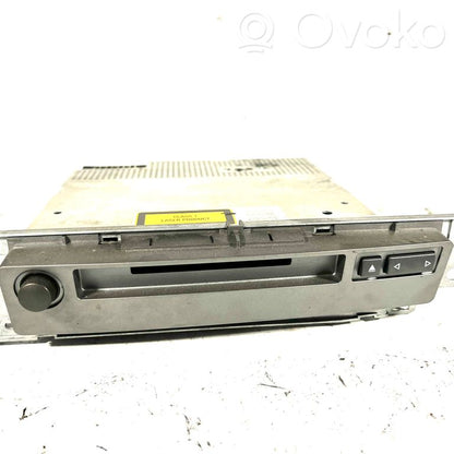 Radio / CD/DVD player / navigation