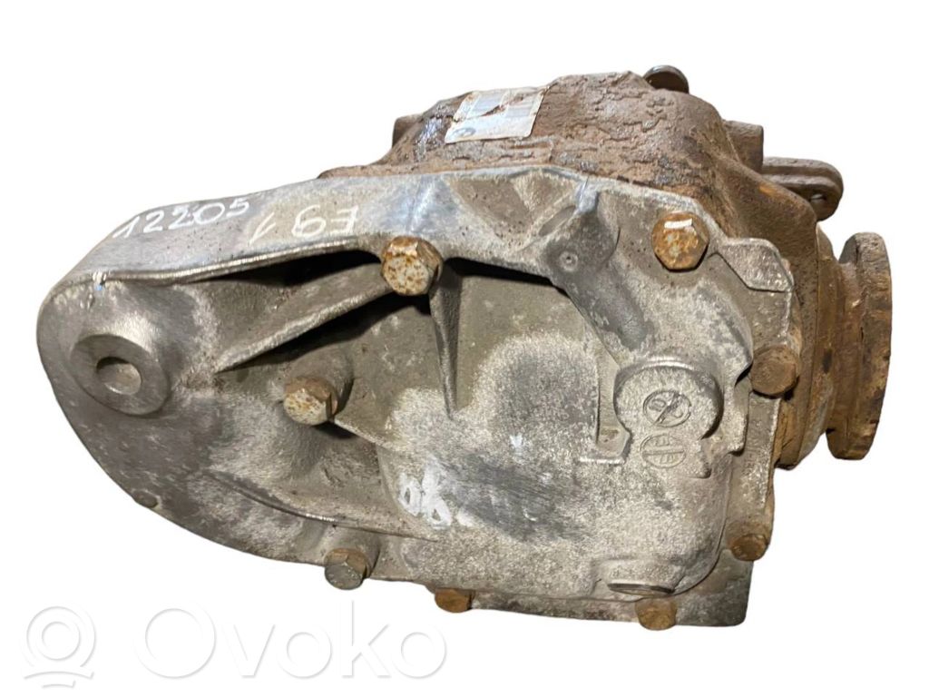 Aizmugurējais reduktors